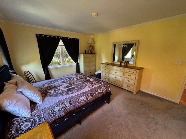 Foto del edificio - 2736 Stein Hill Ln