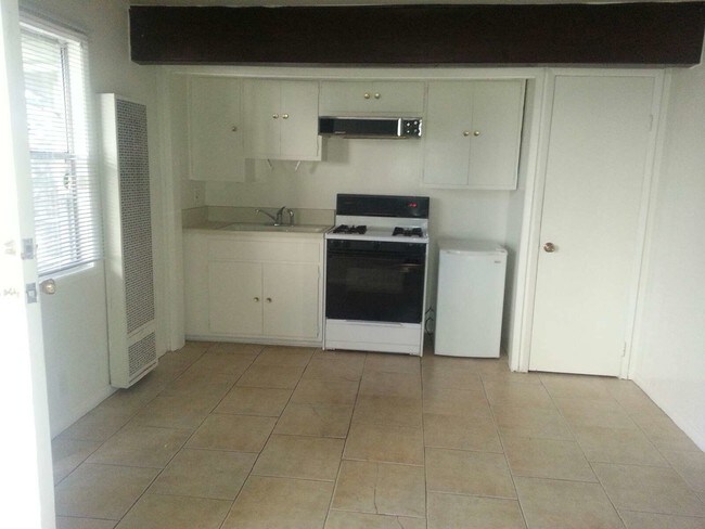 Building Photo - 548 Sturtevant Dr