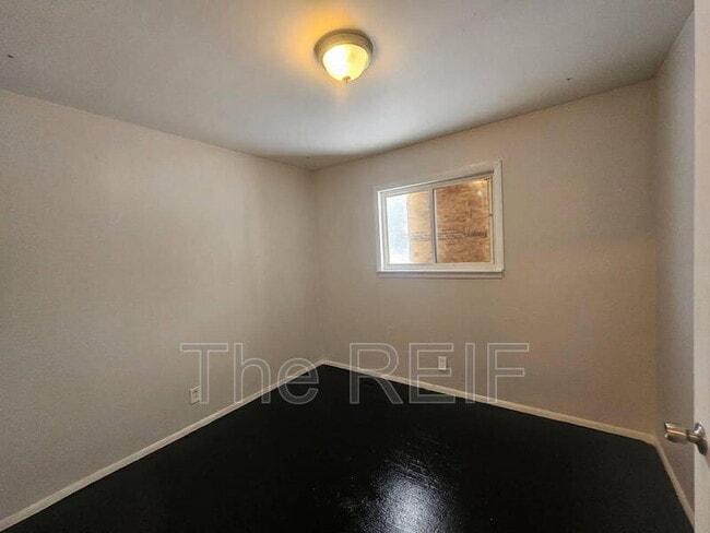 Foto del edificio - 5509 Farmhill Rd