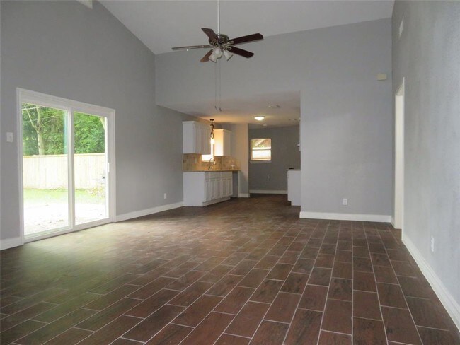 Foto del edificio - 8615 Shadow Crest St