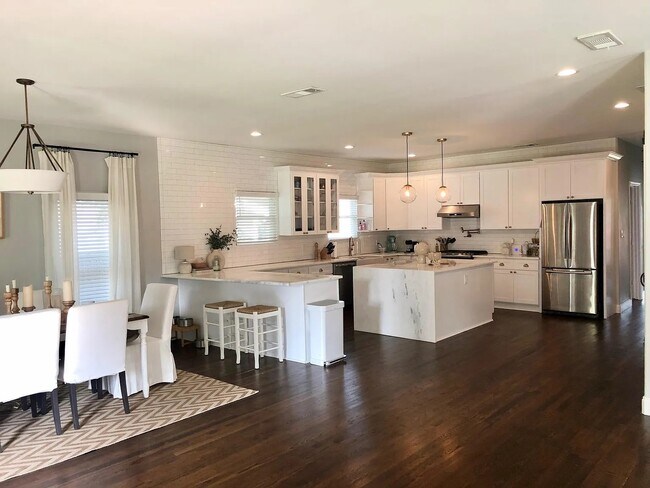 Foto del edificio - 4706 Junius St