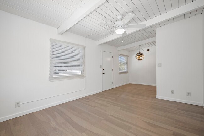 Sala de estar - 3433 Pearl St