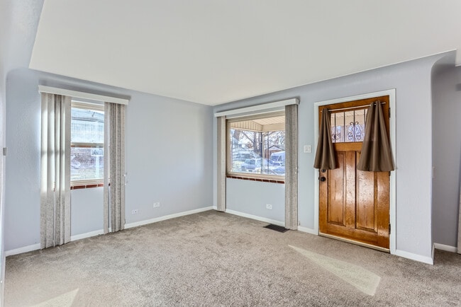 Foto del edificio - 3264 Niagara St