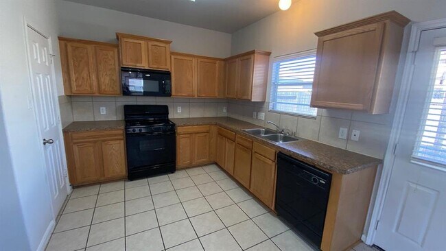 Foto del edificio - 15835 Mountain Mist Trail