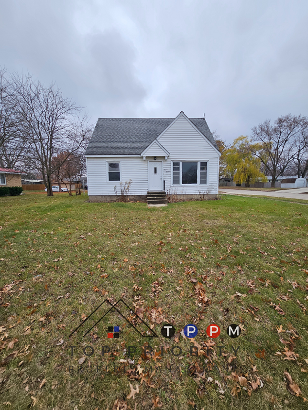 Primary Photo - 3 Bedroom | 1 Bathroom Single Family Home ...