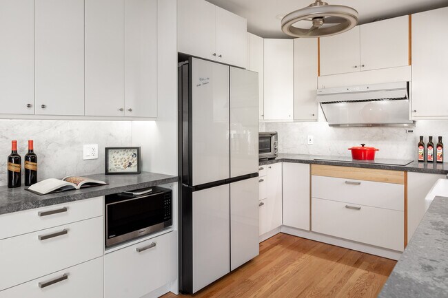 Foto del edificio - 9315 Cattaraugus Ave