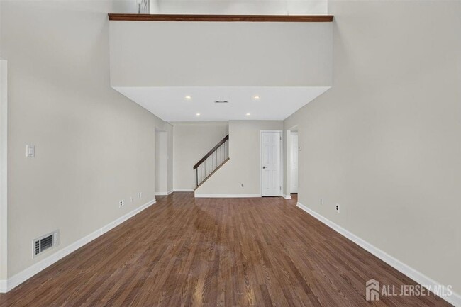 Building Photo - 94 Beverly Hl Ter