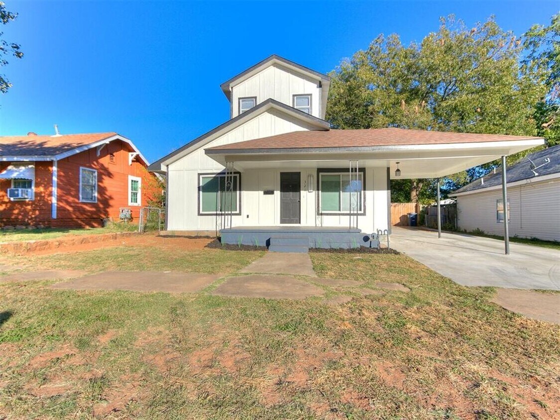 Primary Photo - Remodeled four bedroom home!