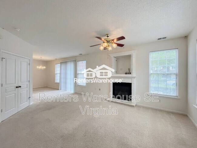 Building Photo - 5989 Ludington Dr