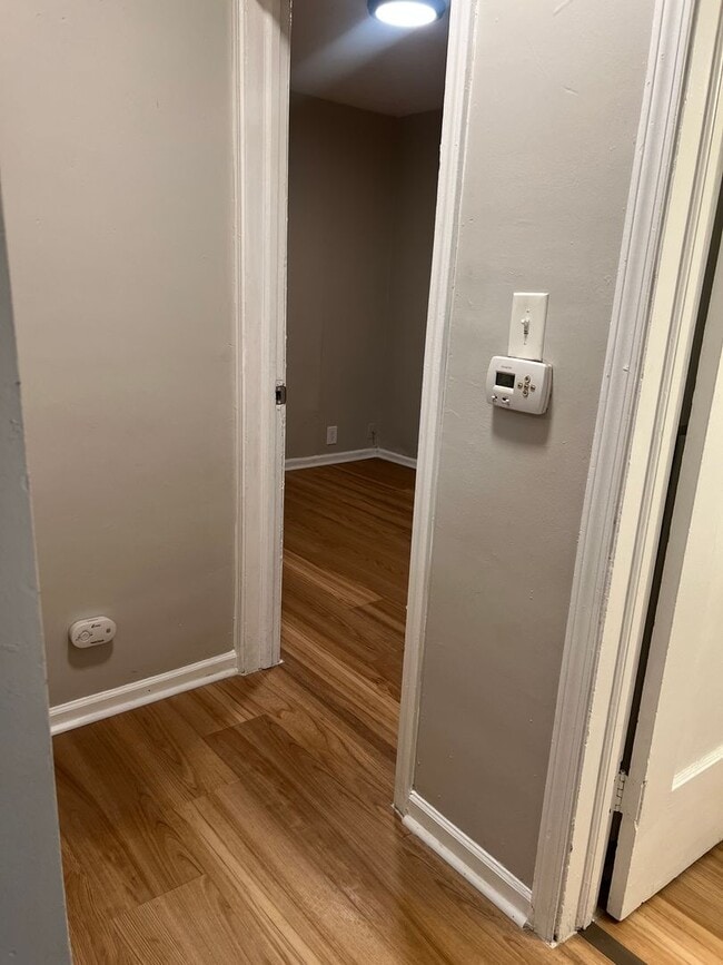 Building Photo - 1468 W 32nd St