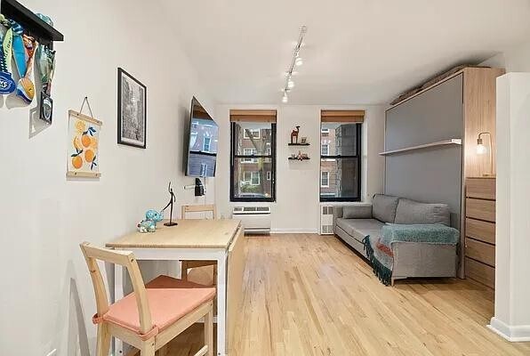Foto principal - 315 W 55th St