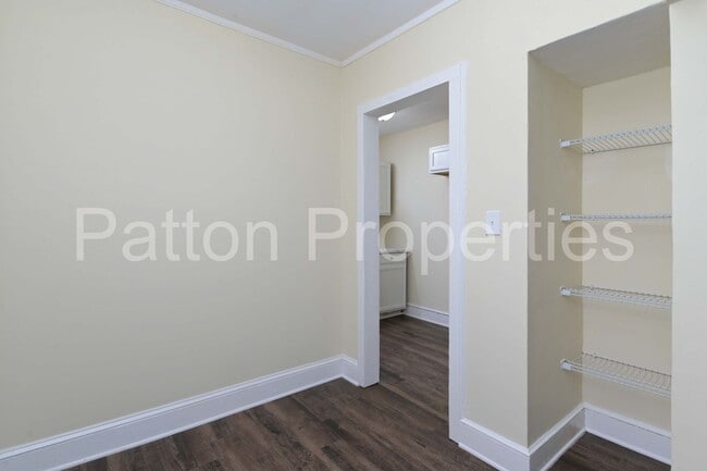 Building Photo - College Place Home