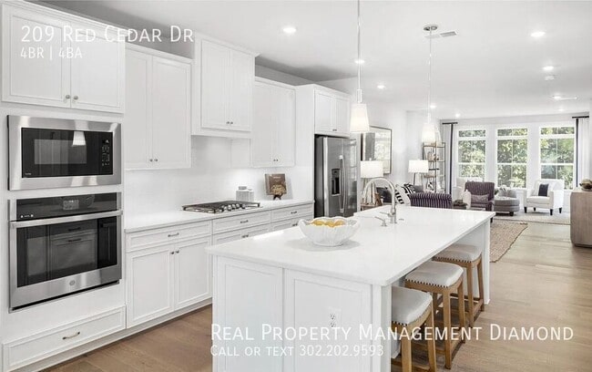 Building Photo - 209 Red Cedar Dr