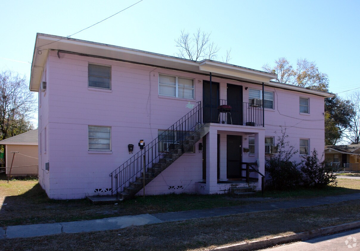 Primary Photo - 1056 31st St