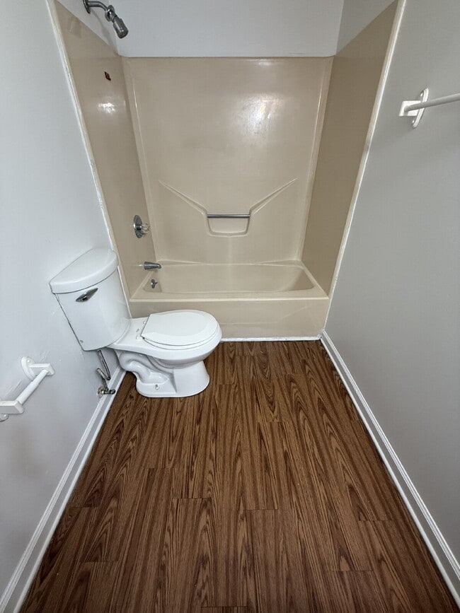 Building Photo - 83 D Lawn Street