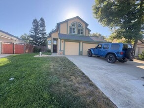 Building Photo - 8694 Bluefield Way