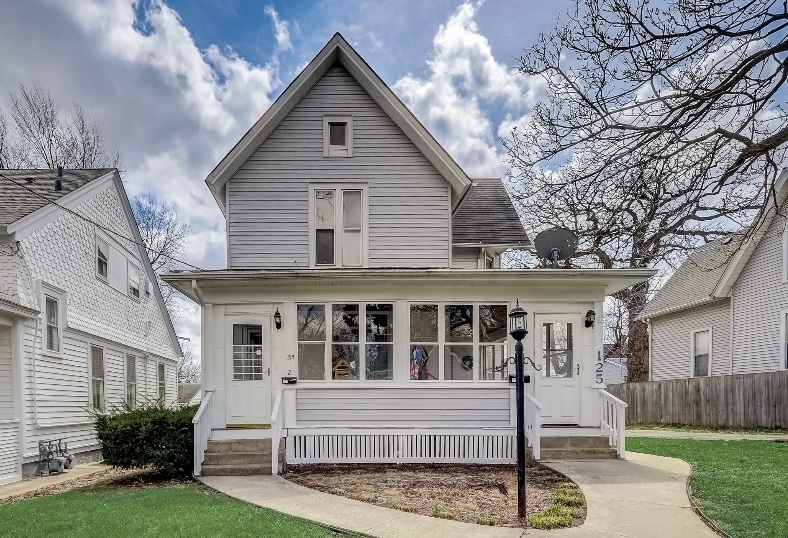 Primary Photo - 125 Oak St
