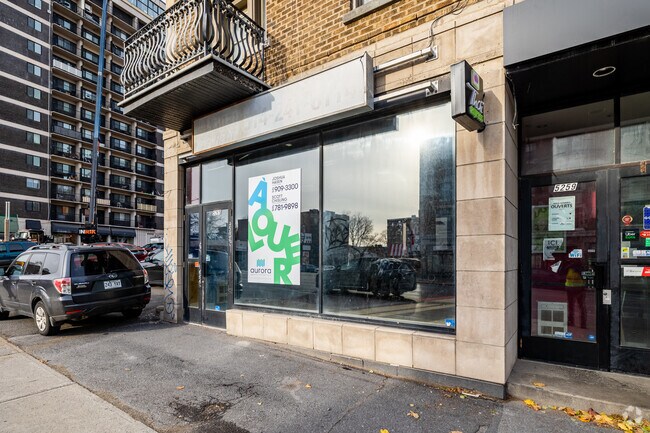 Photo du bâtiment - 5251-5265 Rue Sherbrooke O