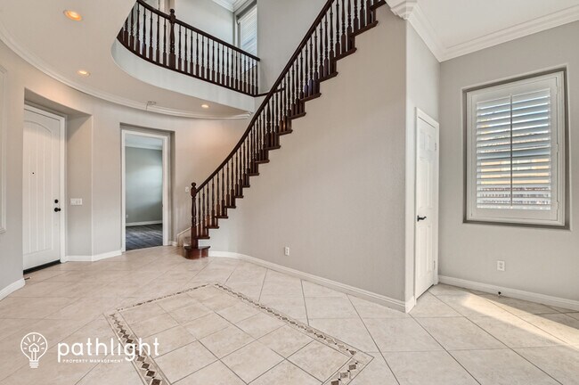 Foto del edificio - 18338 Lakepointe Dr, Riverside, CA, 92503