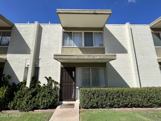 Foto del edificio - 7740 E Heatherbrae Ave