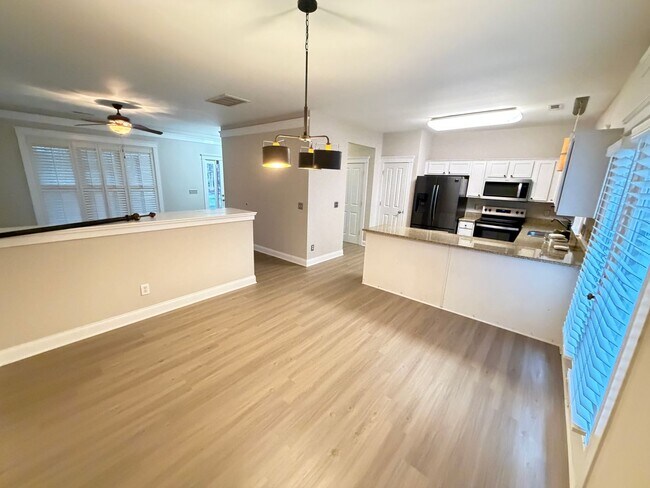 Foto del edificio - Charming 3-Bedroom Home – Walking Distance to Birkdale Village!