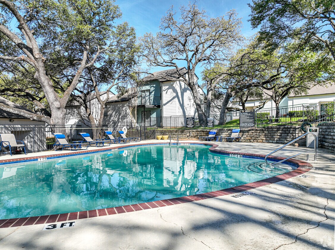 Shadow Ridge Apartments in Arlington, TX