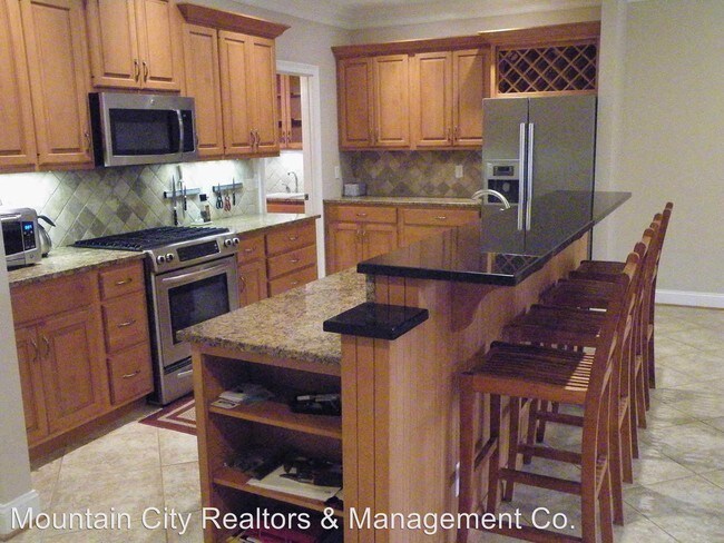 Foto del edificio - 109 Forest Ave