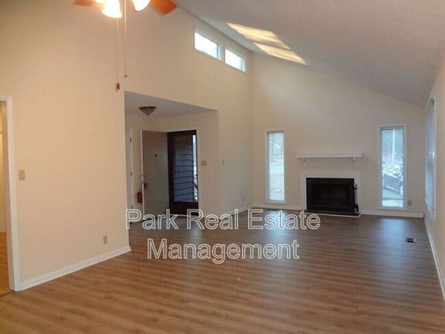 Foto del edificio - 108 Aberdeen Ct