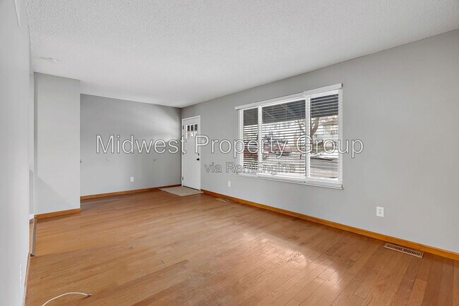 Foto del edificio - 1128 Saratoga Dr