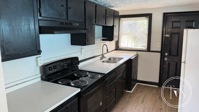 Building Photo - 1129 Darwin St