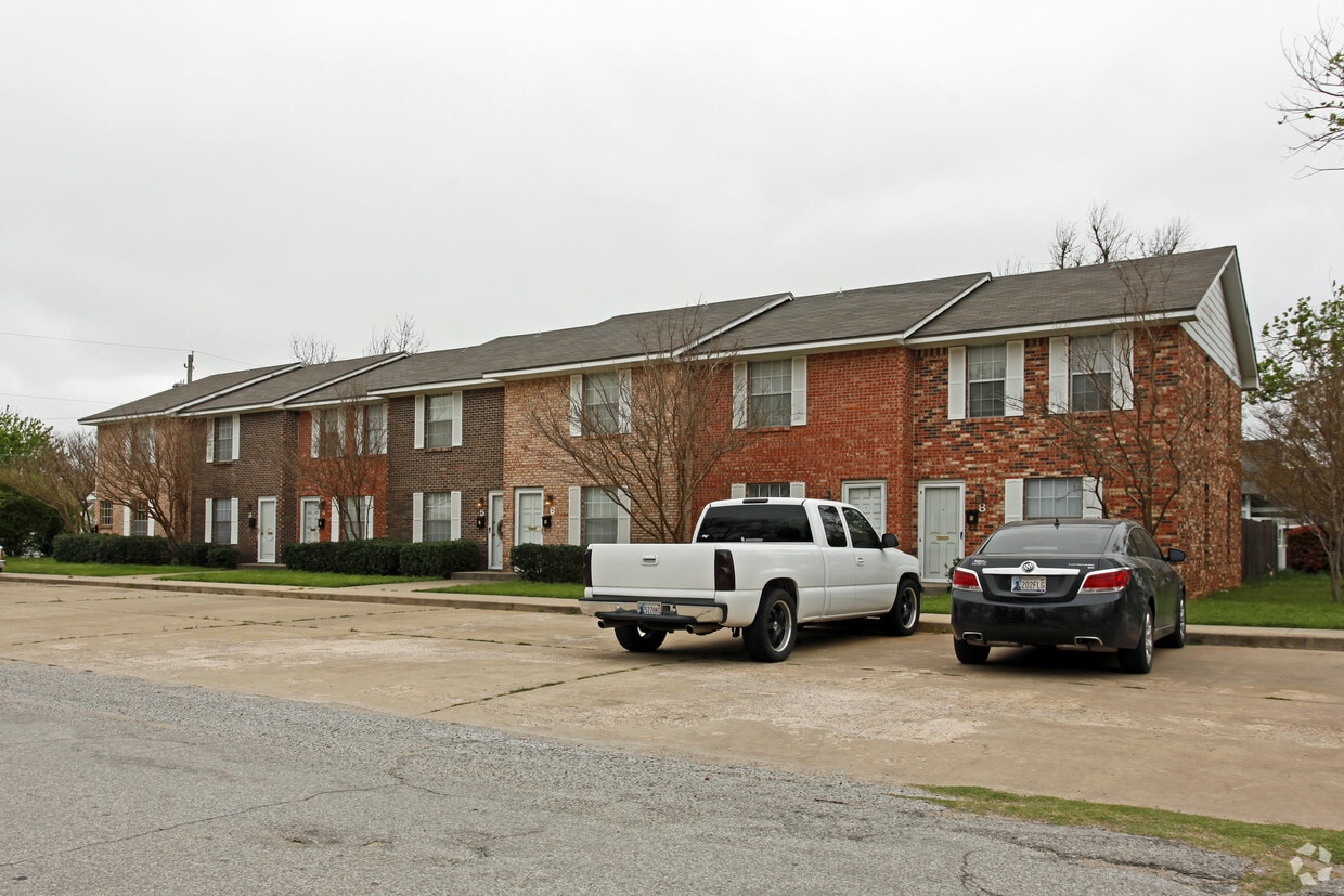 Townhouse Apartments Apartments in Marlow, OK
