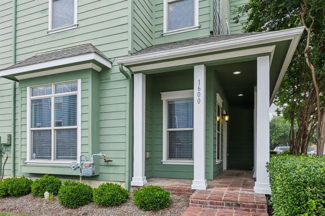 Building Photo - 1600 Carpenter Dr