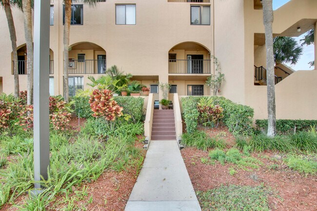 Foto del edificio - 755 Dotterel Rd