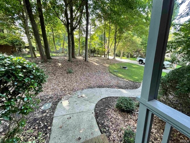Building Photo - 1420 Bascomb Dr