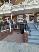 Building Photo - 1802 W Ontario St