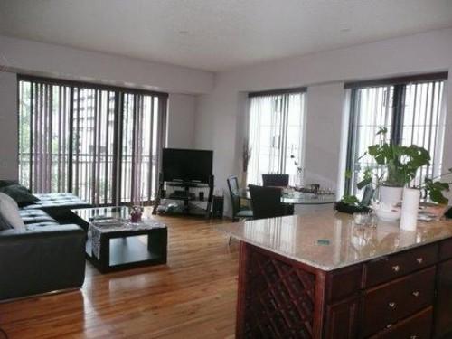 Sala de estar - 41 E 8th St
