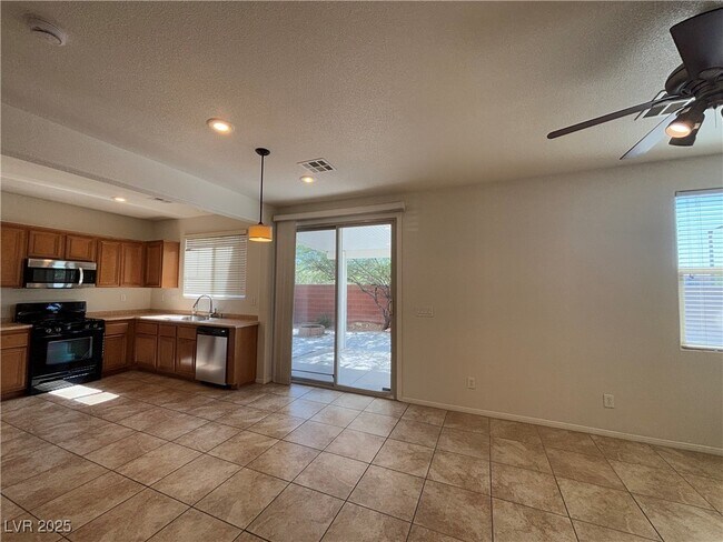 Foto del edificio - 5446 Indian Cedar Dr