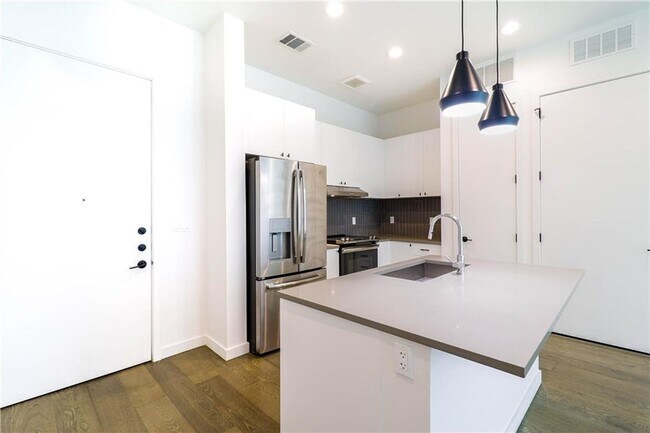 Foto del edificio - Incredible 2-Bedroom Condo at the Tyndall ...
