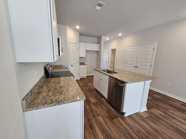 Foto del edificio - 2033 Wild Indigo Circle NW