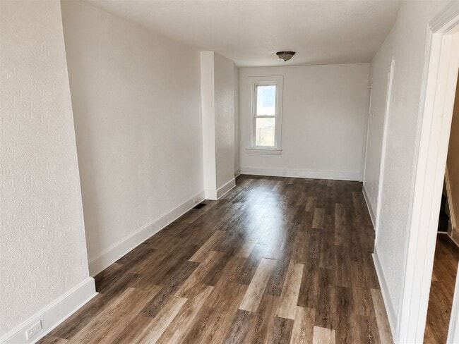 Building Photo - 1207 Lancaster Ave