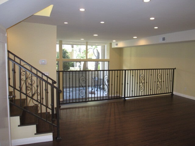 Building Photo - 5274 Lindley Ave