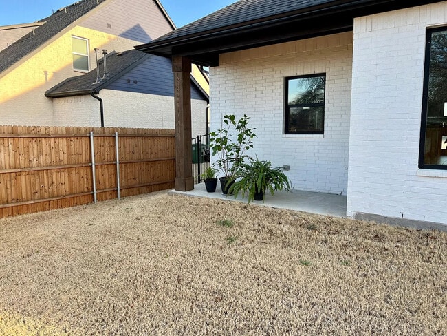 Building Photo - 8313 Sayers Ln
