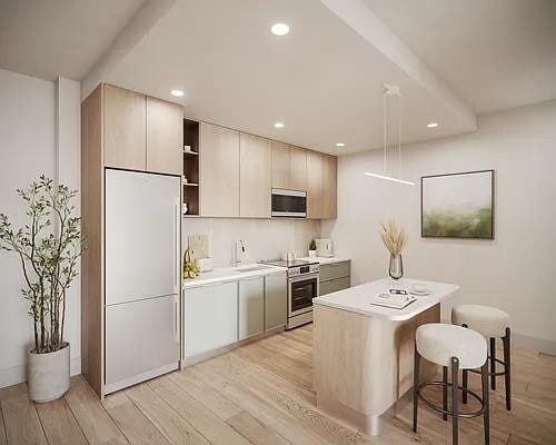 Building Photo - 158 Lott St