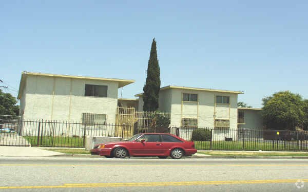 Foto principal - 355 E 120th St