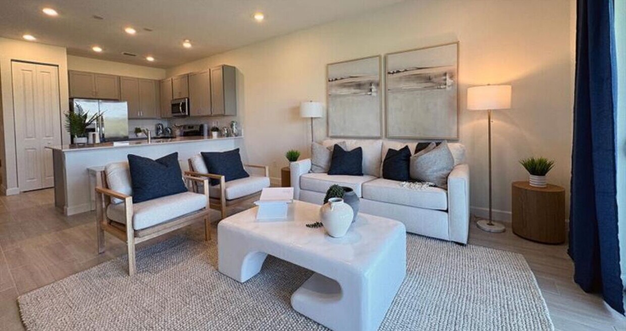 Foto principal - 5635 S Drive Cir