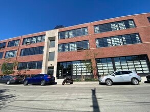 Building Photo - 1432 W 21st St