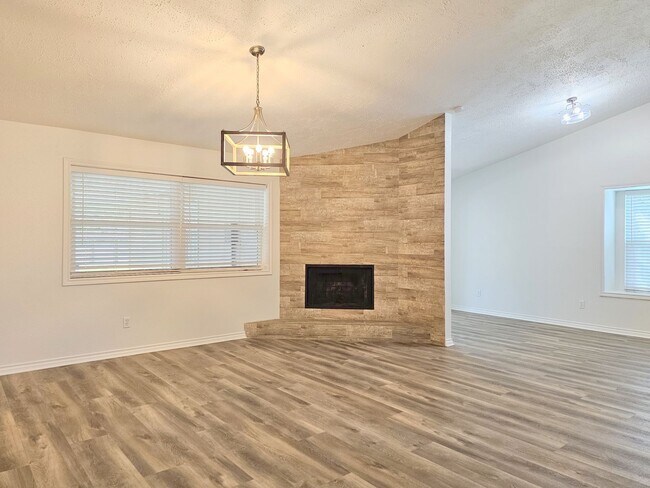 Foto del edificio - 10615 Heatherford Dr