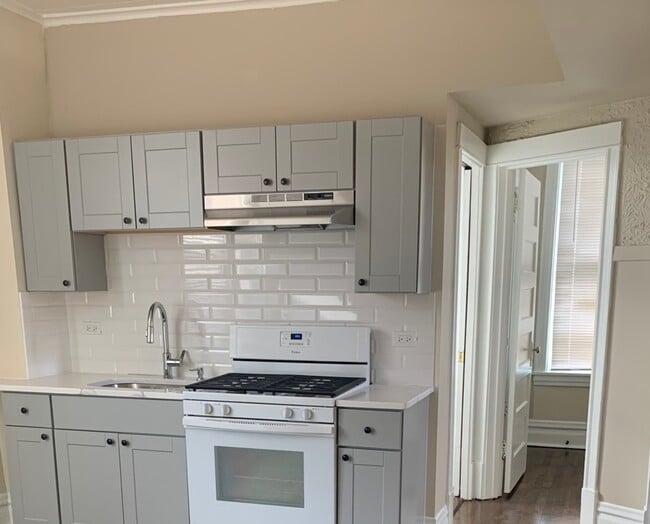 Building Photo - 3707 W Augusta Blvd