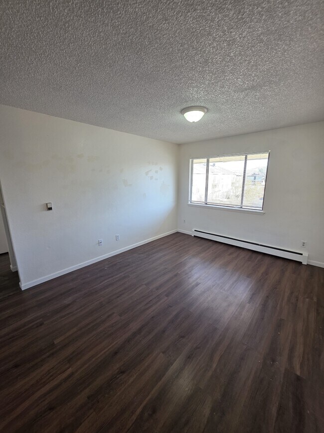 Foto del edificio - 487 Tracy Dr