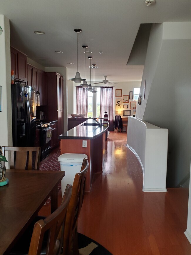 Building Photo - 1130 Elfin Forest Rd W